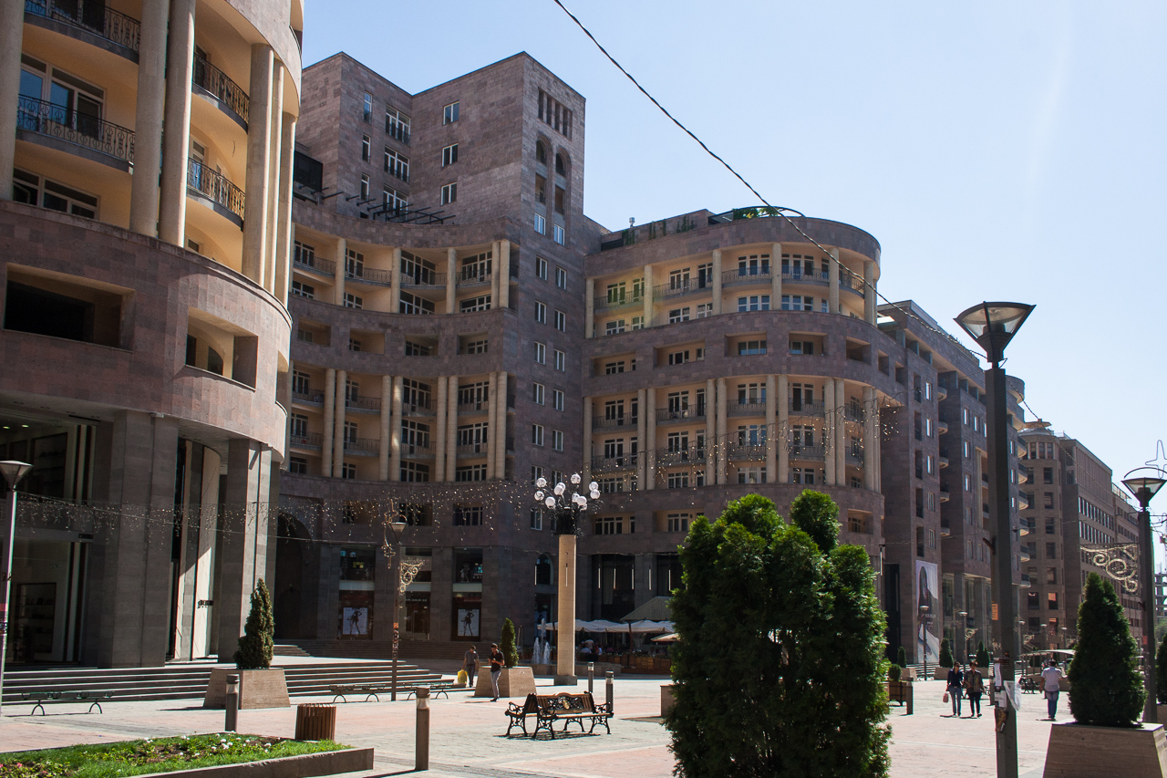 خرید لوکس ترین و بهترین و شیک ترین خانه ، آپارتمان ، ویلاهای نوساز یا بازسازی شده در ارمنستان For sale
